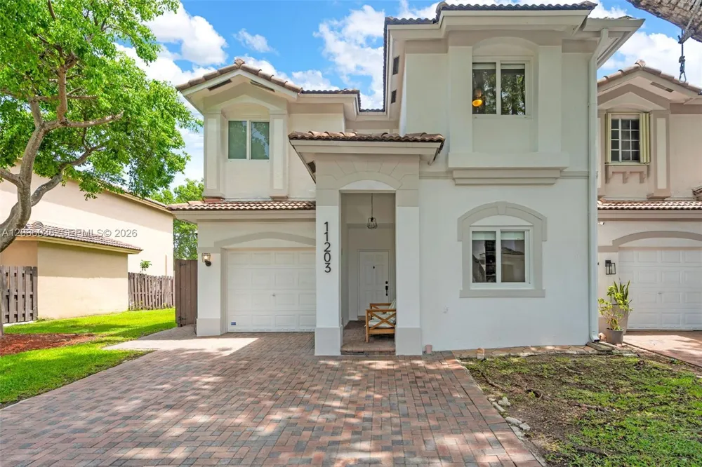 11203 NW 73rd Ter Doral, FL 33178