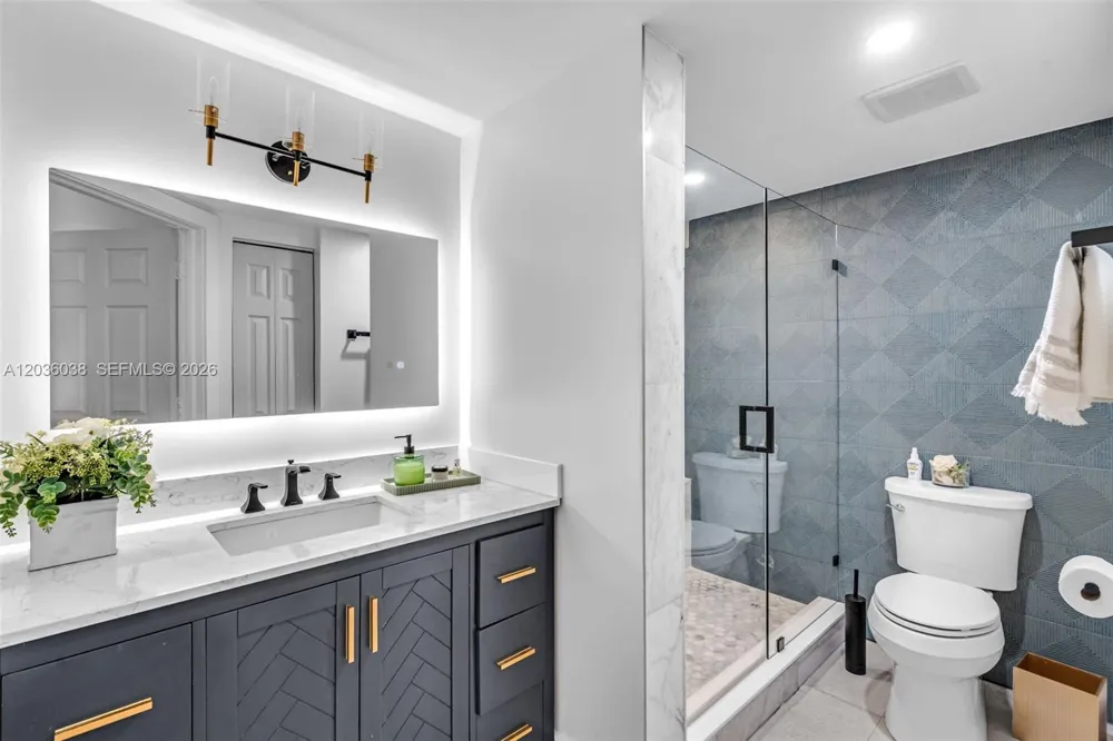 11203 NW 73rd Ter Doral, FL 33178