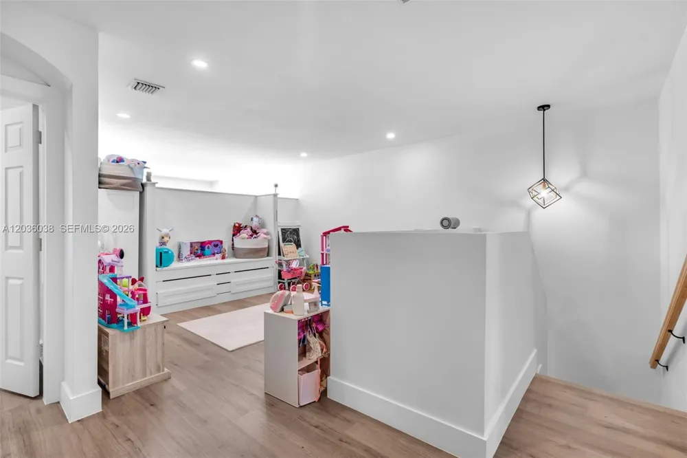 11203 NW 73rd Ter Doral, FL 33178