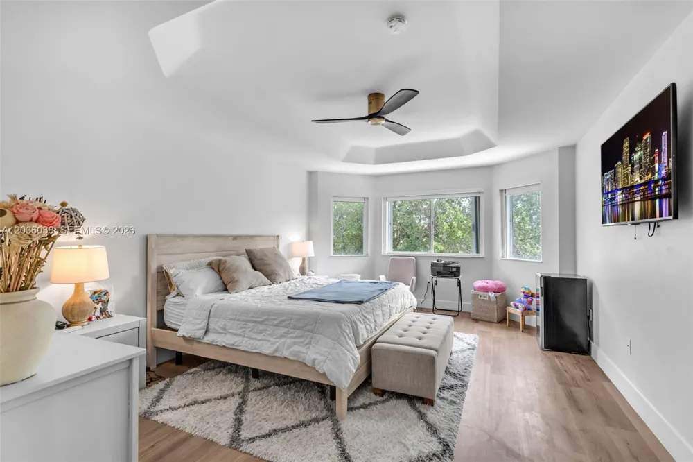 11203 NW 73rd Ter Doral, FL 33178