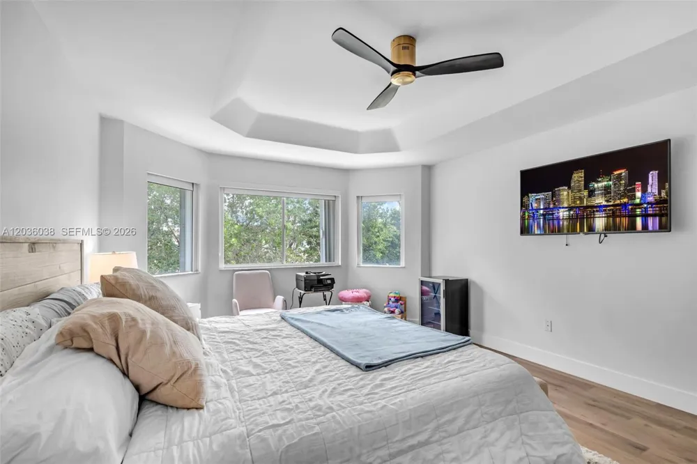 11203 NW 73rd Ter Doral, FL 33178