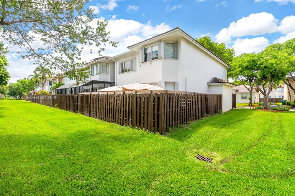 11203 NW 73rd Ter Doral, FL 33178