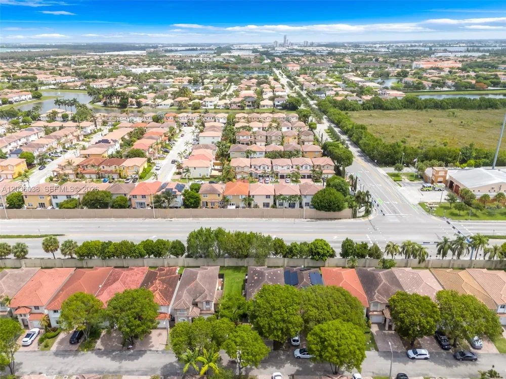 11203 NW 73rd Ter Doral, FL 33178