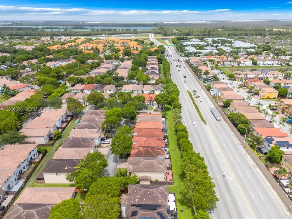 11203 NW 73rd Ter Doral, FL 33178