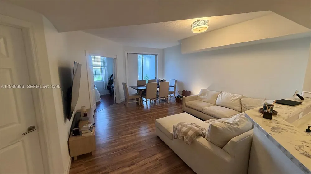735 SW 148 ave #1711 Sunrise, FL 33325