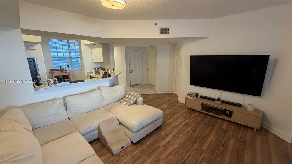 735 SW 148 ave #1711 Sunrise, FL 33325