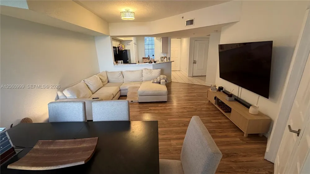 735 SW 148 ave #1711 Sunrise, FL 33325