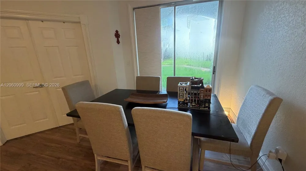 735 SW 148 ave #1711 Sunrise, FL 33325