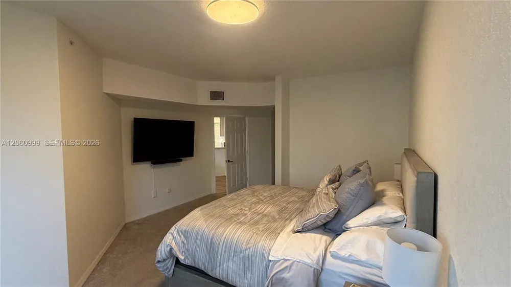 735 SW 148 ave #1711 Sunrise, FL 33325