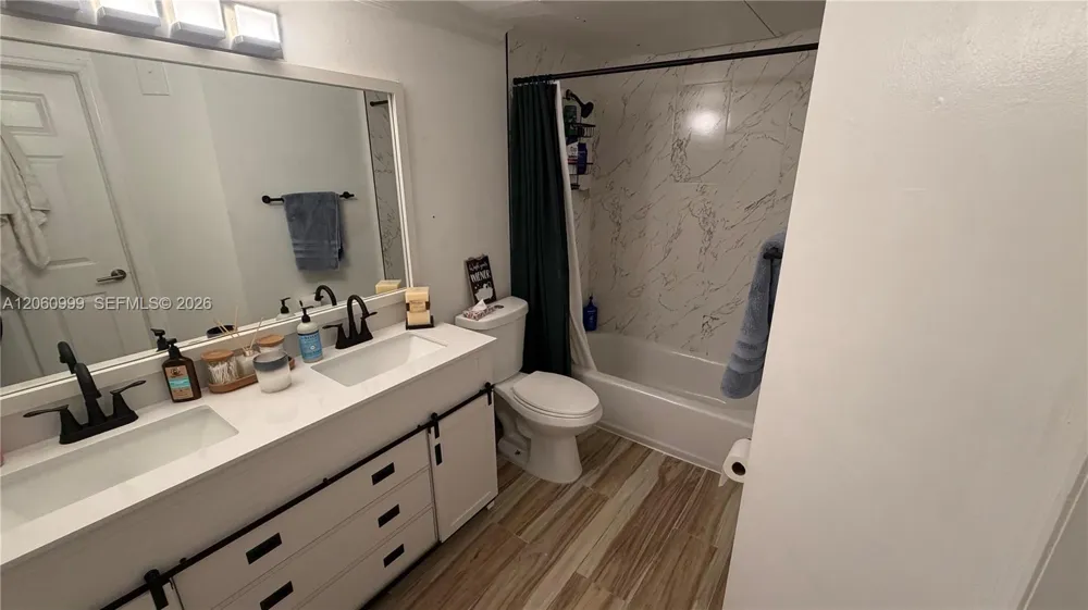 735 SW 148 ave #1711 Sunrise, FL 33325