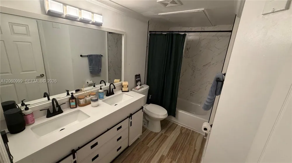 735 SW 148 ave #1711 Sunrise, FL 33325