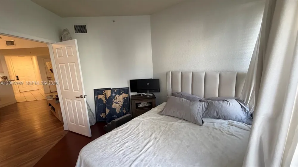735 SW 148 ave #1711 Sunrise, FL 33325
