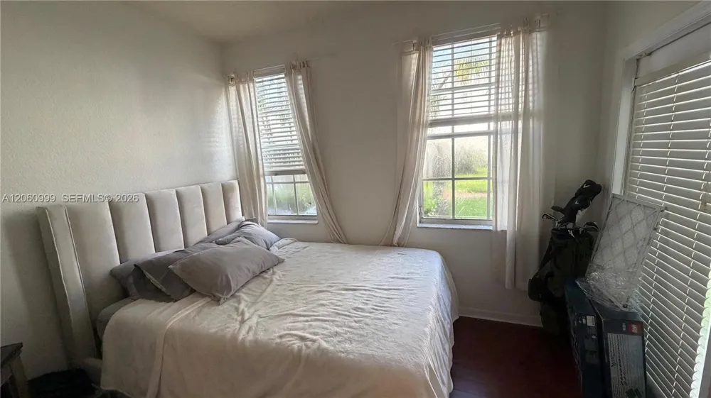 735 SW 148 ave #1711 Sunrise, FL 33325