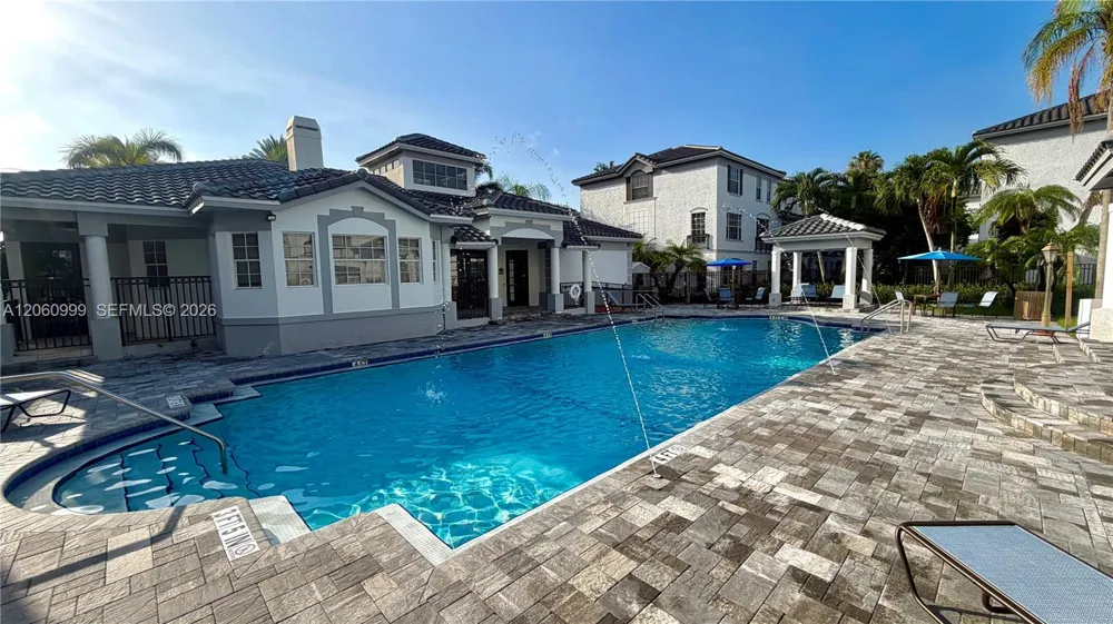735 SW 148 ave #1711 Sunrise, FL 33325