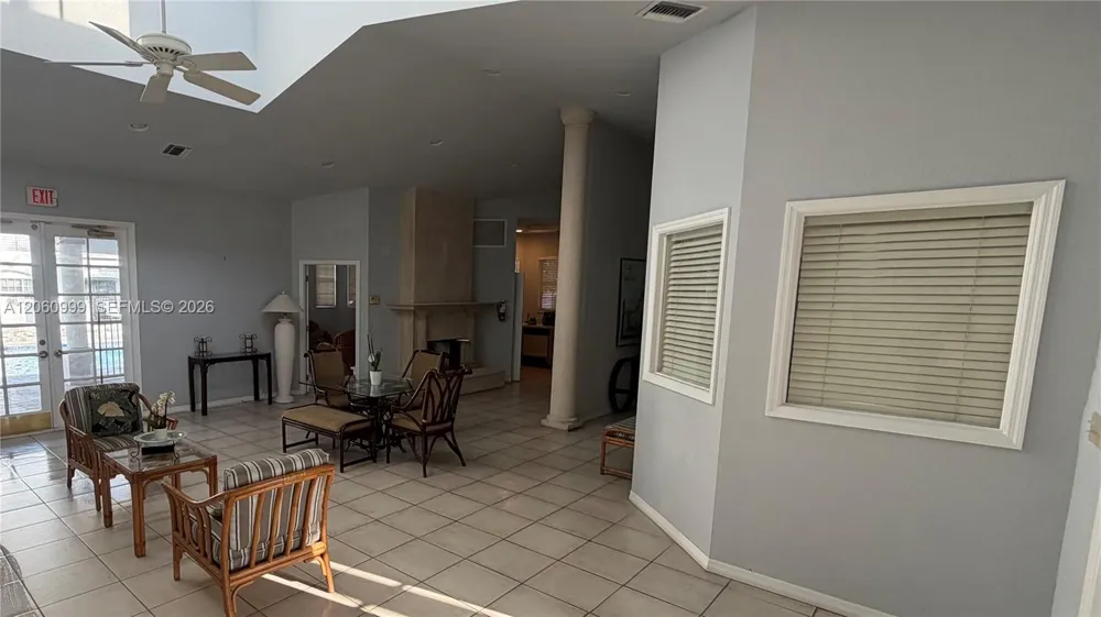 735 SW 148 ave #1711 Sunrise, FL 33325