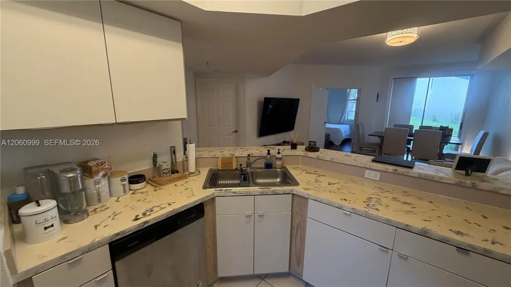 735 SW 148 ave #1711 Sunrise, FL 33325