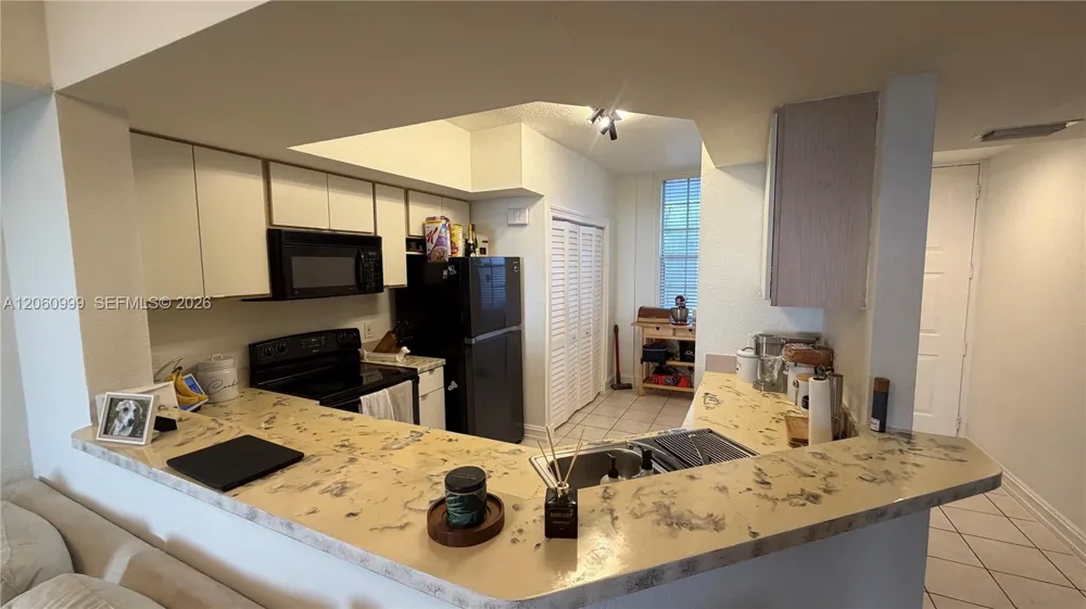 735 SW 148 ave #1711 Sunrise, FL 33325