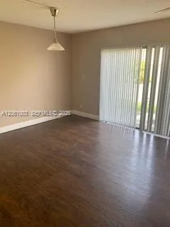 3246 Pine Island Rd #101 Sunrise, FL 33351