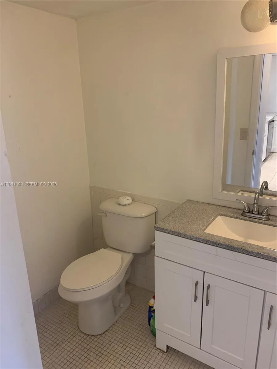 3246 Pine Island Rd #101 Sunrise, FL 33351