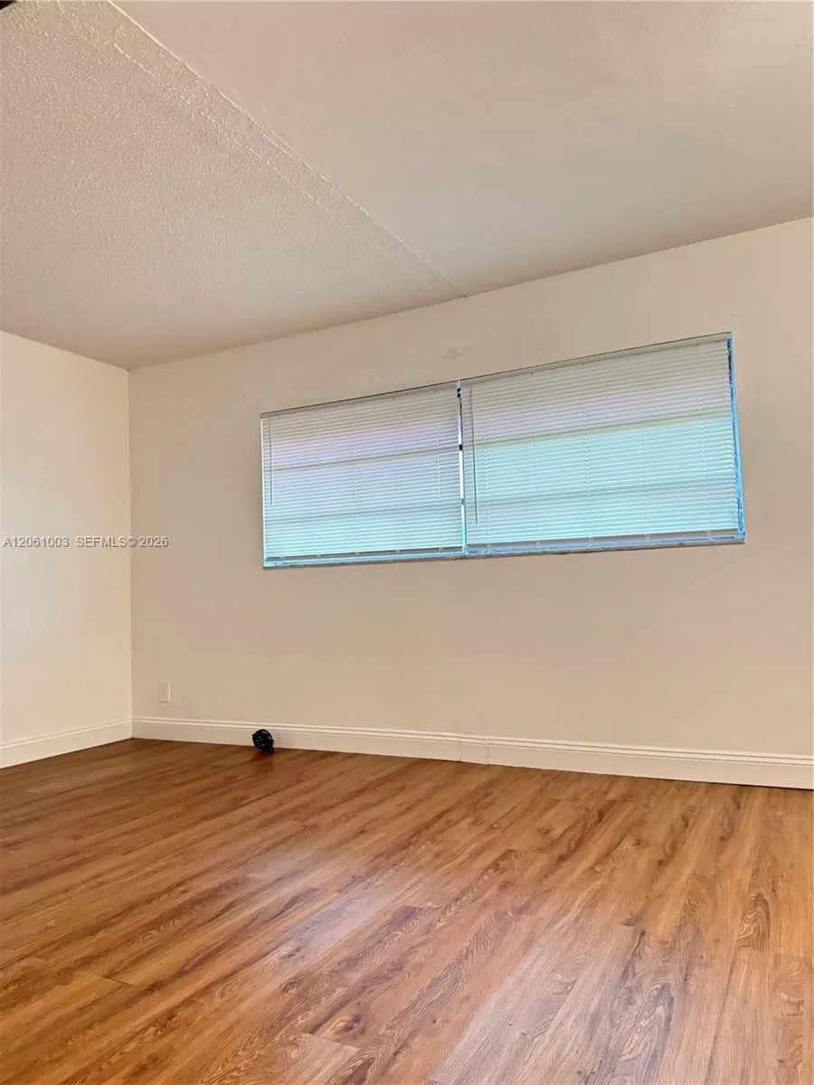 3246 Pine Island Rd #101 Sunrise, FL 33351