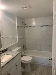 3246 Pine Island Rd #101 Sunrise, FL 33351