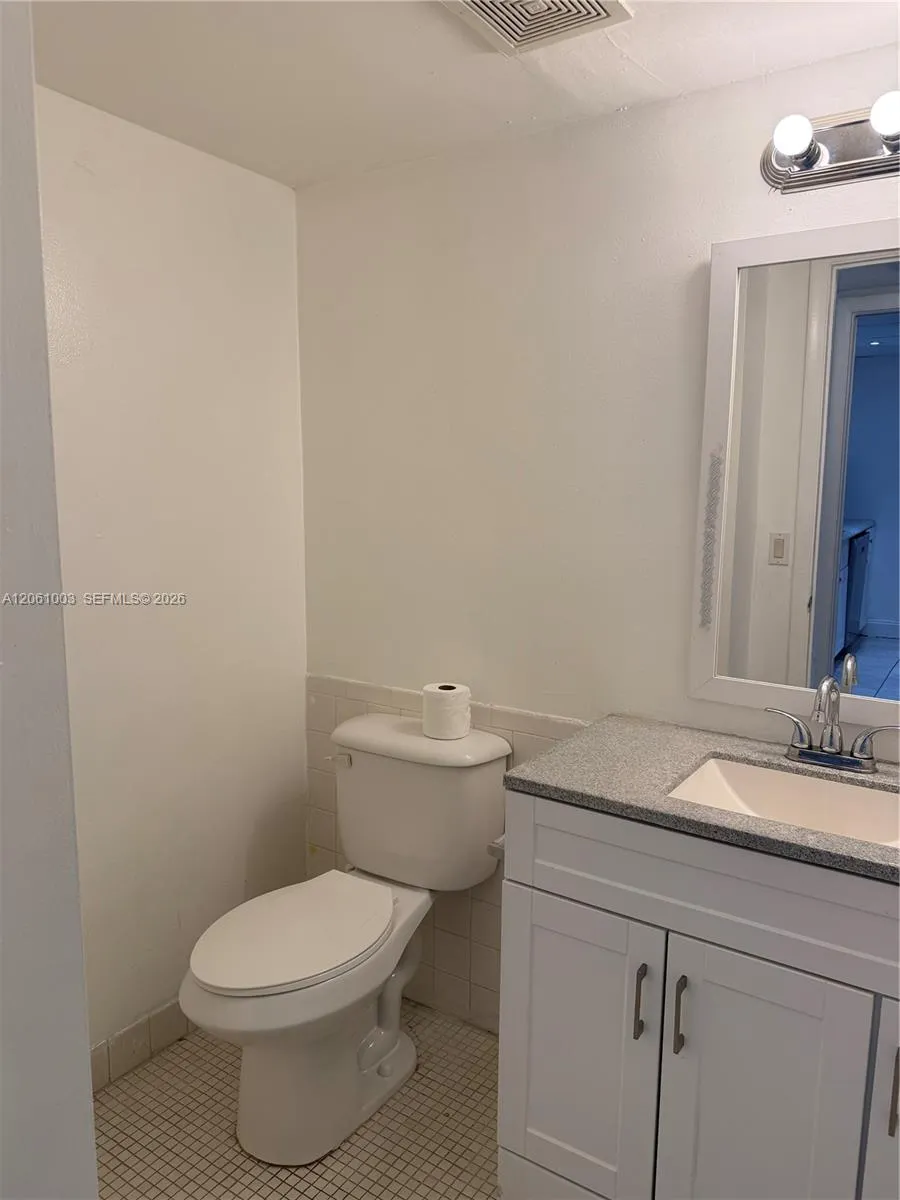 3246 Pine Island Rd #101 Sunrise, FL 33351