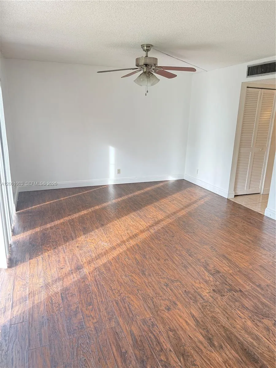 3246 Pine Island Rd #101 Sunrise, FL 33351