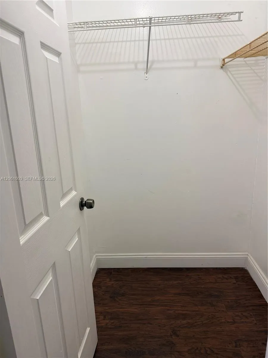 3246 Pine Island Rd #101 Sunrise, FL 33351