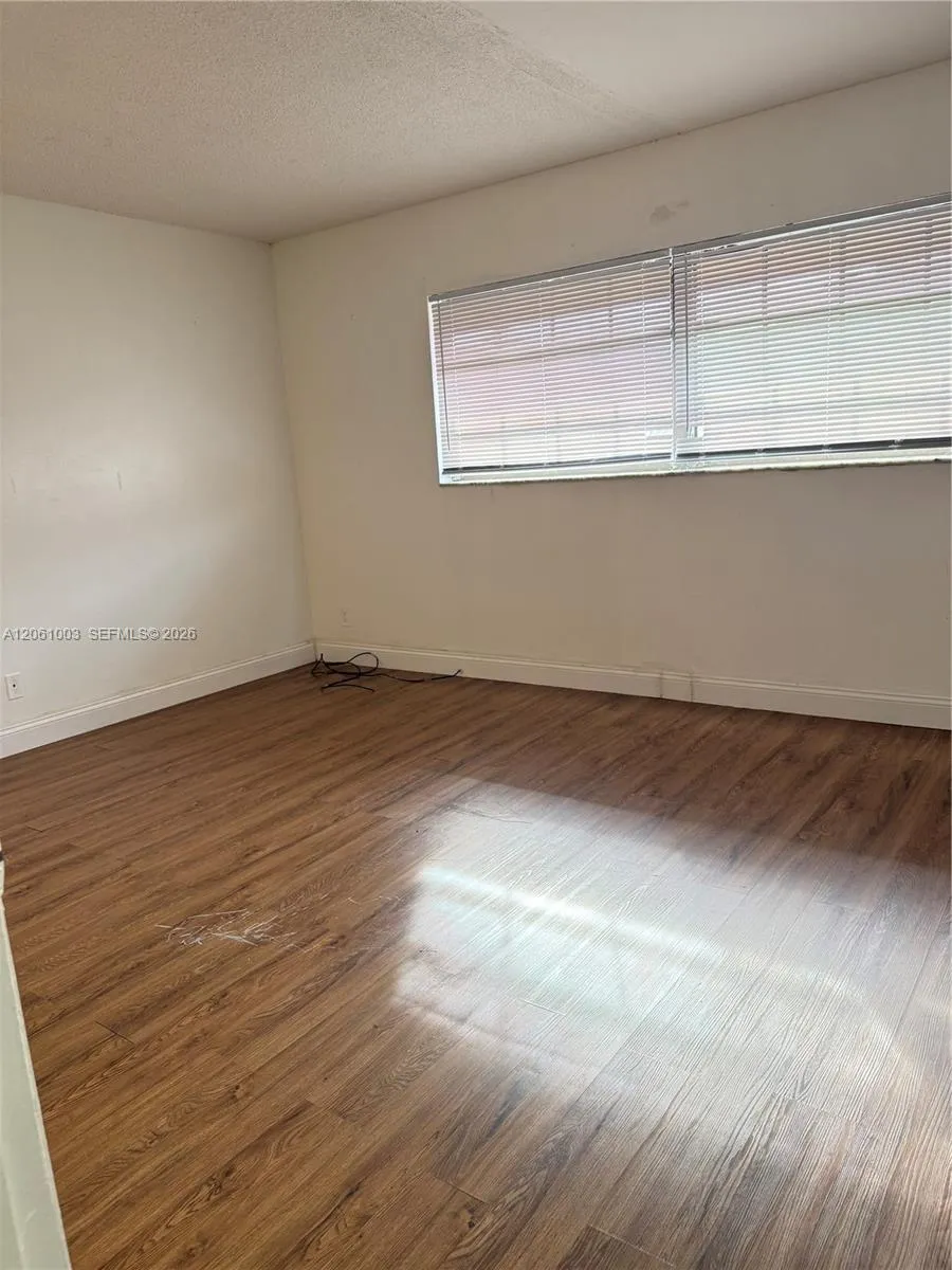 3246 Pine Island Rd #101 Sunrise, FL 33351