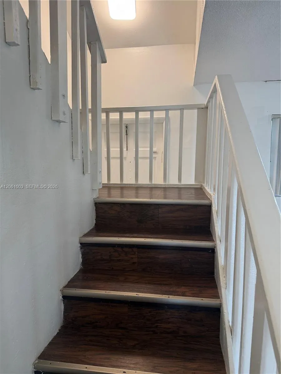 3246 Pine Island Rd #101 Sunrise, FL 33351