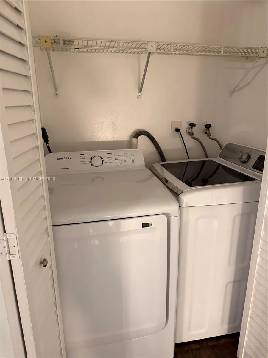 3246 Pine Island Rd #101 Sunrise, FL 33351