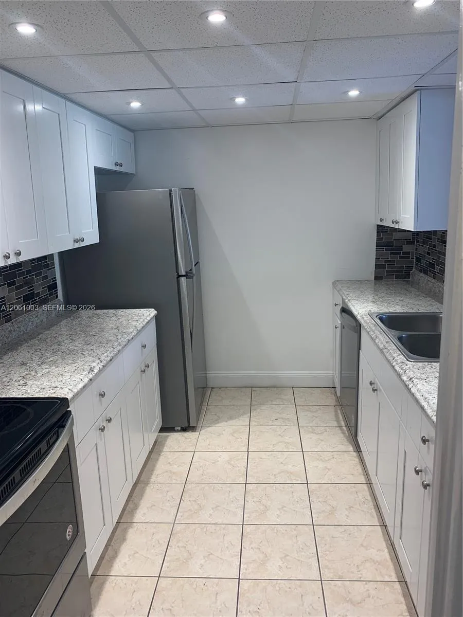 3246 Pine Island Rd #101 Sunrise, FL 33351