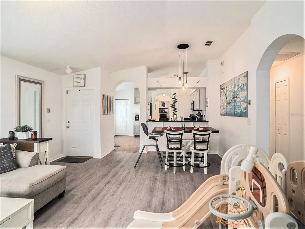 7833 CARRIAGE POINTE DRIVE Gibsonton, FL 33534