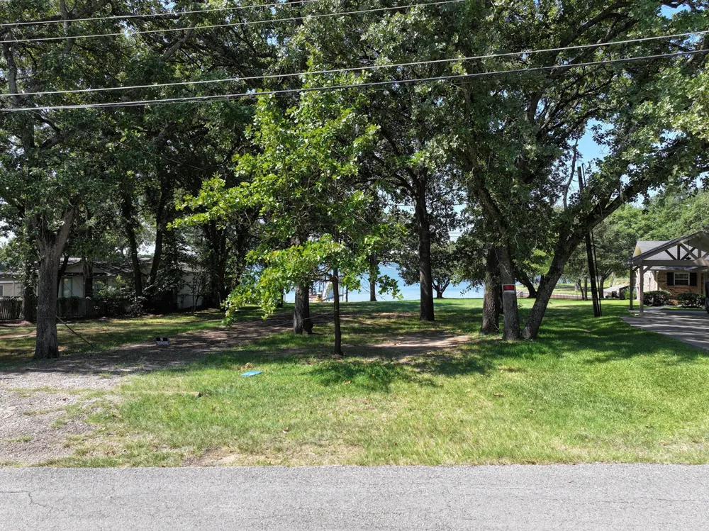 121 Autumn Wood Trail Gun Barrel City, TX 75156