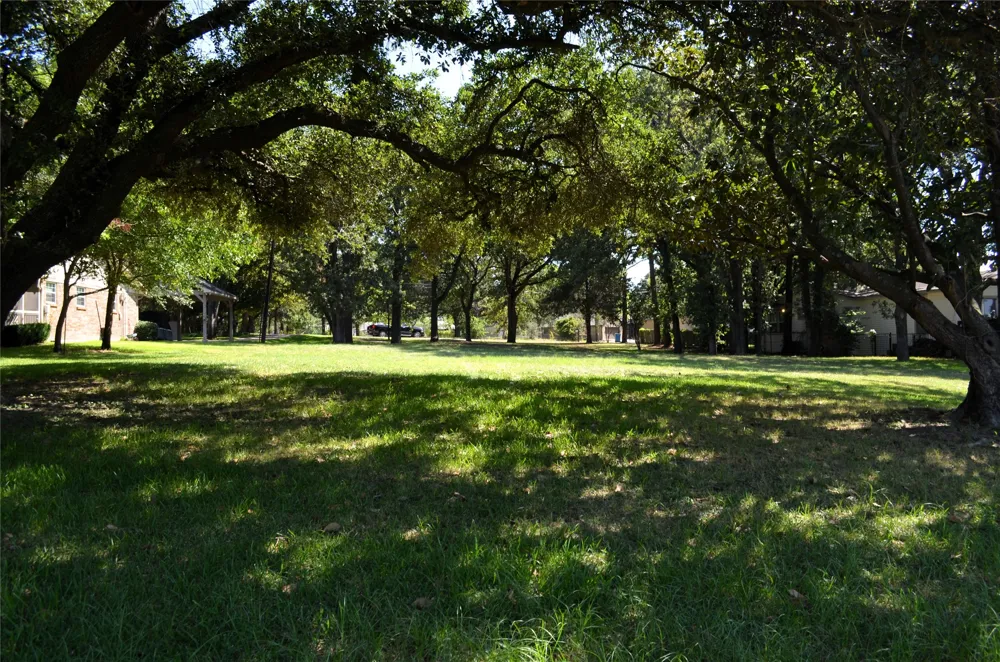 121 Autumn Wood Trail Gun Barrel City, TX 75156