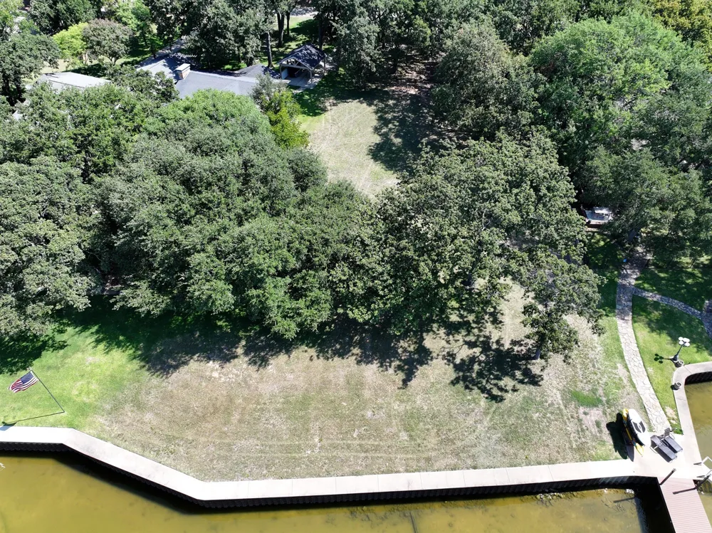121 Autumn Wood Trail Gun Barrel City, TX 75156
