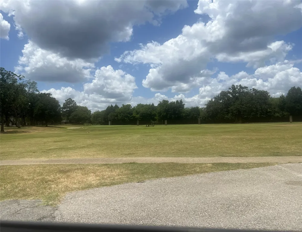 132 Colonial Drive Mabank, TX 75156