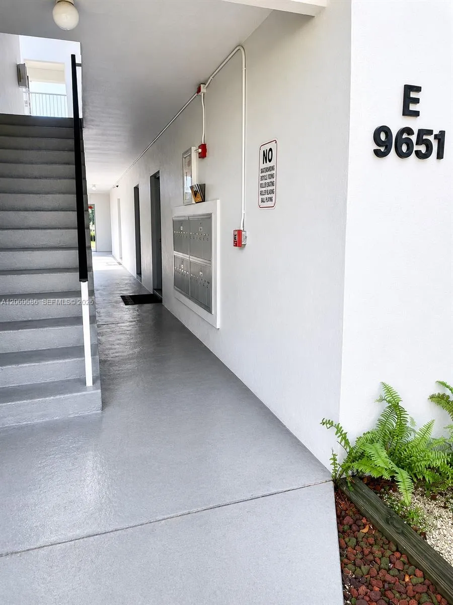 9651 SW 77th Ave #206E Miami, FL 33156
