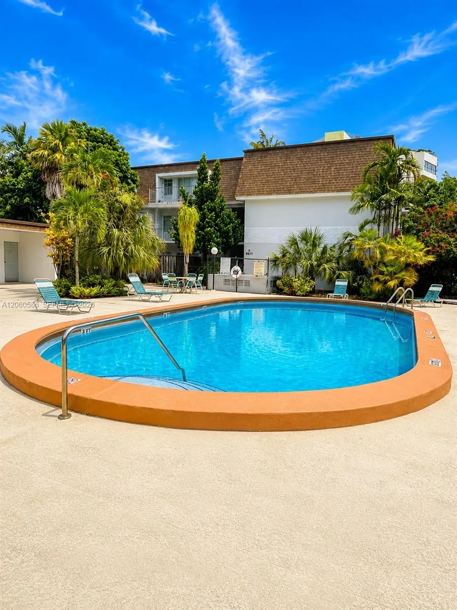 9651 SW 77th Ave #206E Miami, FL 33156