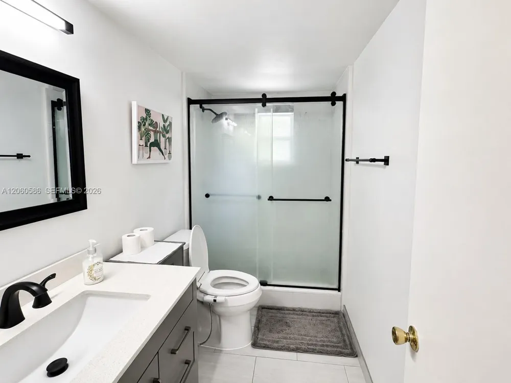 9651 SW 77th Ave #206E Miami, FL 33156