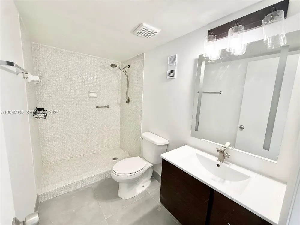 9273 Collins Ave #811 Surfside, FL 33154