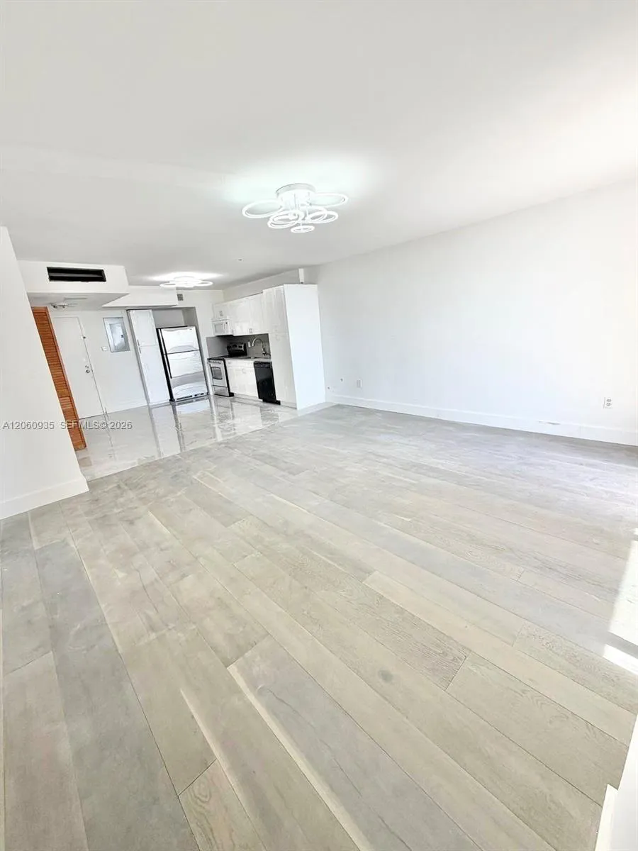 9273 Collins Ave #811 Surfside, FL 33154