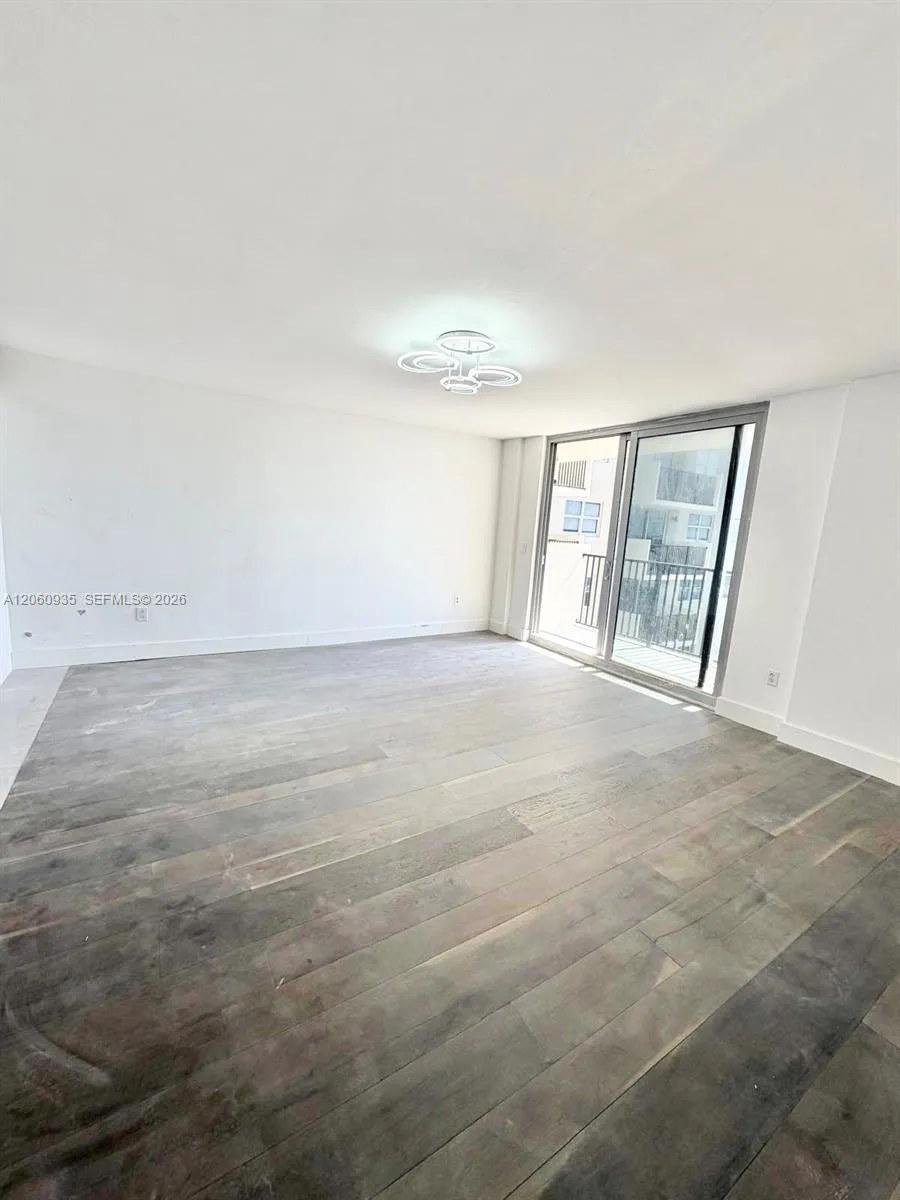 9273 Collins Ave #811 Surfside, FL 33154