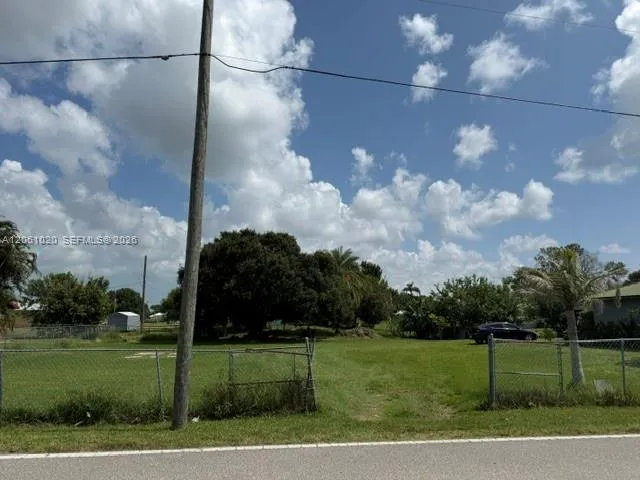 757 SW Avenue R Moore Haven, FL 33471