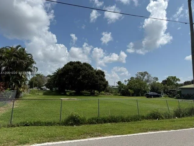 757 SW Avenue R Moore Haven, FL 33471