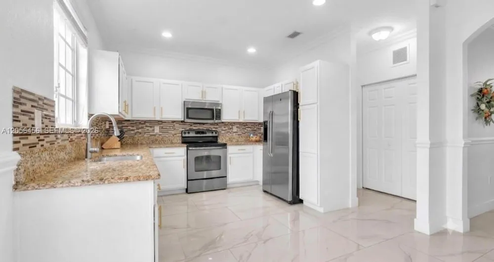 3247 NW 31st Ter Oakland Park, FL 33309