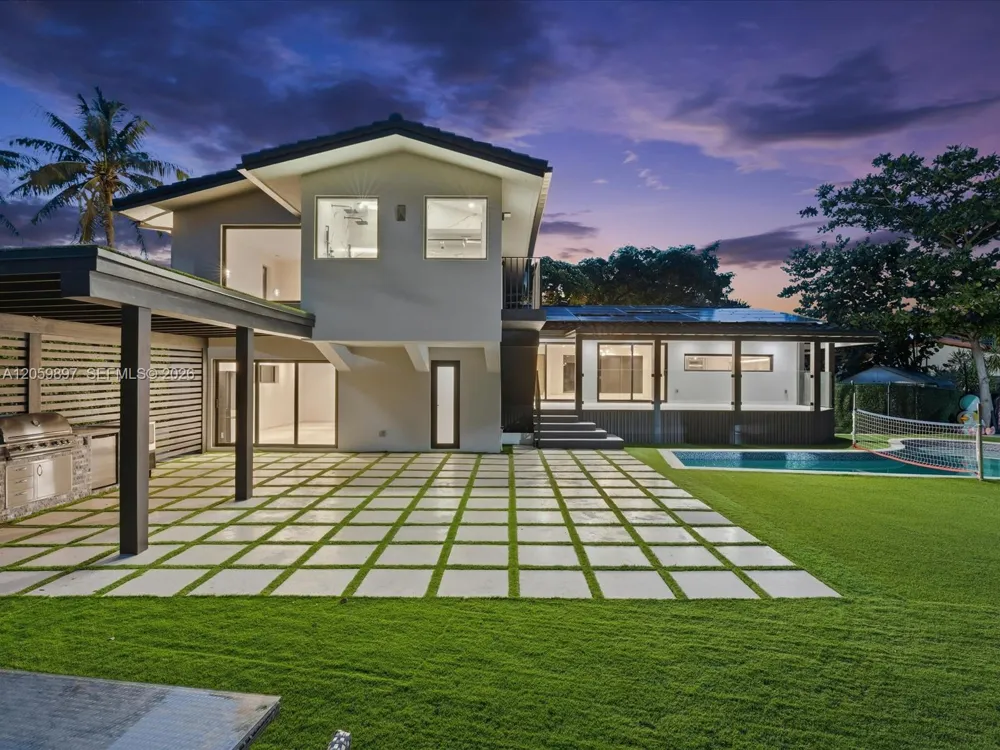 20001 NE 25th Ave Miami, FL 33180