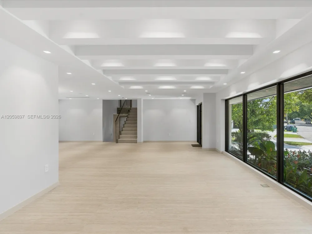 20001 NE 25th Ave Miami, FL 33180