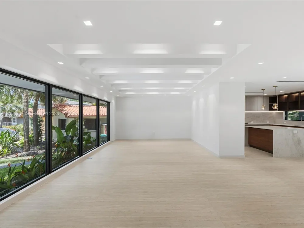 20001 NE 25th Ave Miami, FL 33180