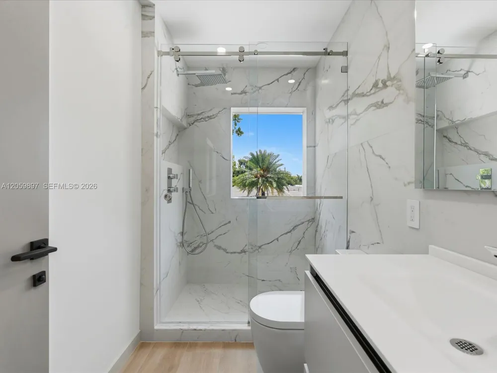 20001 NE 25th Ave Miami, FL 33180